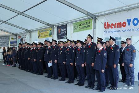 Slovesnost ob odprtju prizidka in prevzemu večnamenskega gasilskega vozila PGD Gozd (46)